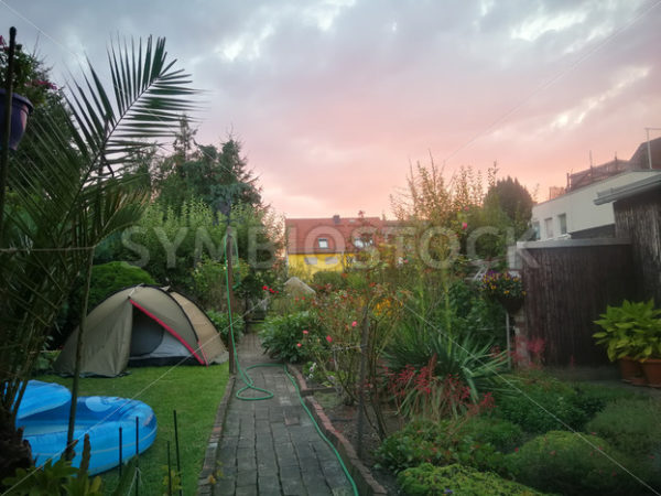 Camping im Garten - tiefkuehlpizza.com